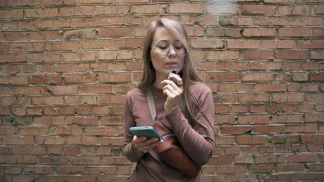 Szakértői útmutató a nikotinmentes e cigi előnyeiről, használatáról és gyakori kérdésekről