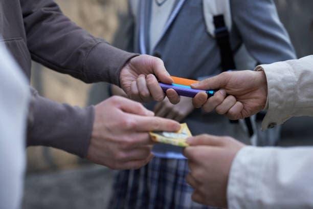 elektronikus cigaretta vásárlási kalauz 2026 kezdőknek és rutinos vaperoknak praktikus tippek karbantartáshoz ízek és akkumulátor kiválasztásához