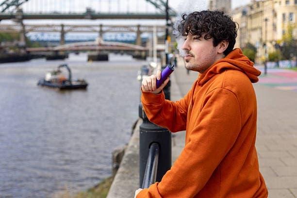 Elektromos cigaretta vásárlási útmutató 2025 – legjobb modellek, e-liquid tippek és biztonság